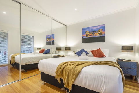 Tranquil Townhouse In Port Melbourne - Accommodation Cooktown 7