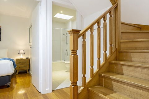 Tranquil Townhouse In Port Melbourne - Accommodation Cooktown 1