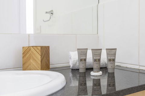 Tranquil Townhouse In Port Melbourne - Accommodation Cooktown 5