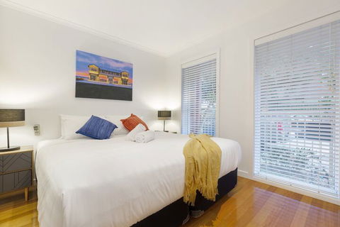 Tranquil Townhouse In Port Melbourne - Accommodation Cooktown 4