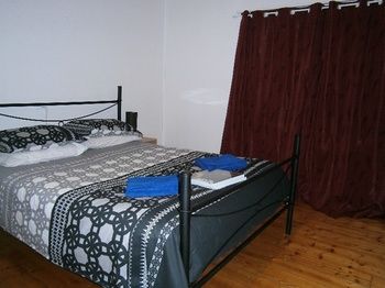 Aussie Bacon & Eggs Cottages - Accommodation Cooktown 6