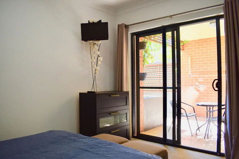 Quiet 1 Bedroom Flat In Concord - Accommodation Cooktown 6