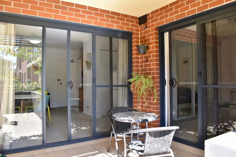 Quiet 1 Bedroom Flat In Concord - Accommodation Cooktown 0