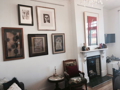 Assemblage Boutique Art Bed & Breakfast - Accommodation Cooktown 1