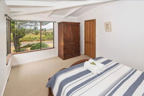 Storm Bay Cottage - Accommodation Cooktown 6