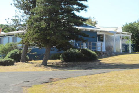 Storm Bay Cottage - Accommodation Cooktown 1