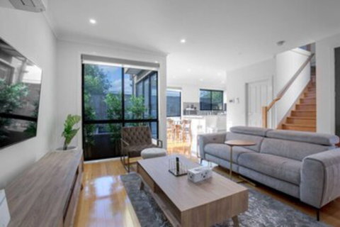 Impressive & Spacious New Townhouse@preston - Accommodation Cooktown 0