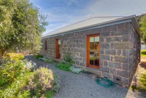 Breakfast Creek Cottage - Accommodation Cooktown 0