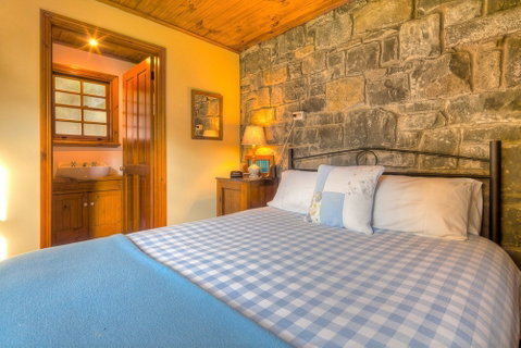 Breakfast Creek Cottage - Accommodation Cooktown 4