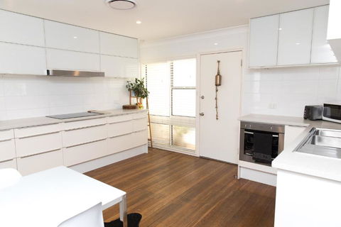 White Beach Cottage - Accommodation Cooktown 6