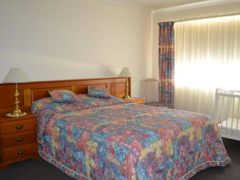 Bowling Greens 7 - Accommodation Cooktown 2