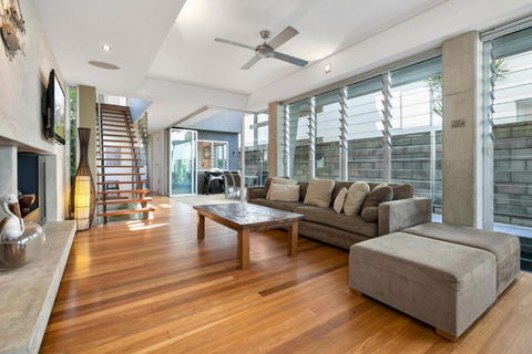 Contemporary & Central Sunshine Beach - Accommodation Cooktown 3