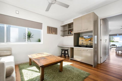 Contemporary & Central Sunshine Beach - Accommodation Cooktown 2