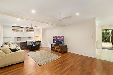 Beach Home In Golden Triangle - Accommodation Cooktown 6