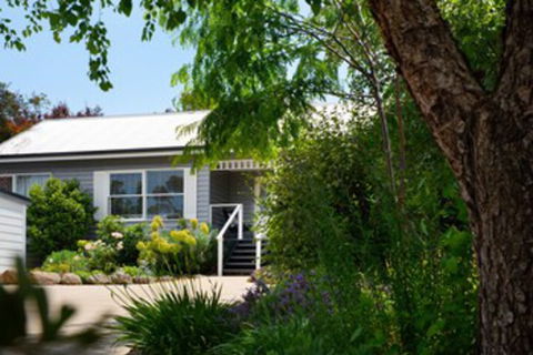 Christelle Cottage - Accommodation Cooktown 0
