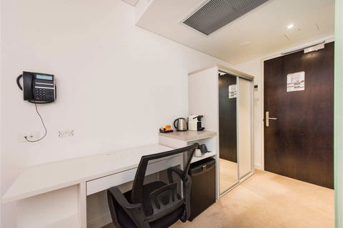 Modern Room With Rooftop Terrace Located Centrally - Accommodation Cooktown 6