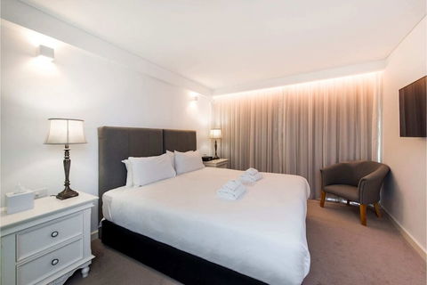 Modern Room With Rooftop Terrace Located Centrally - Accommodation Cooktown 3