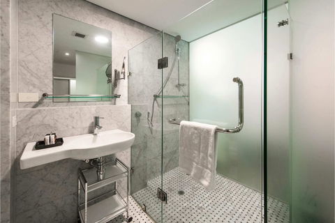 Modern Room With Rooftop Terrace Located Centrally - Accommodation Cooktown 4