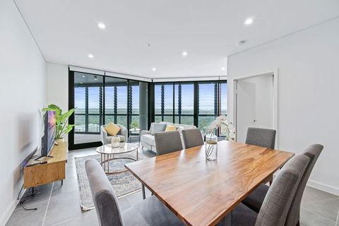 HomeHotel Luxury Apt With Shopping Mall Downstairs - Accommodation Cooktown 4