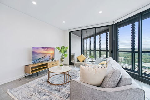 HomeHotel Luxury Apt With Shopping Mall Downstairs - Accommodation Cooktown 3