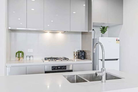 HomeHotel Luxury Apt With Shopping Mall Downstairs - Accommodation Cooktown 7