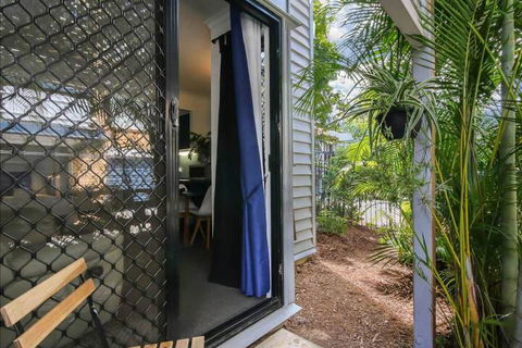 Beautiful Studio In Great Leafy Location - Accommodation Cooktown 7