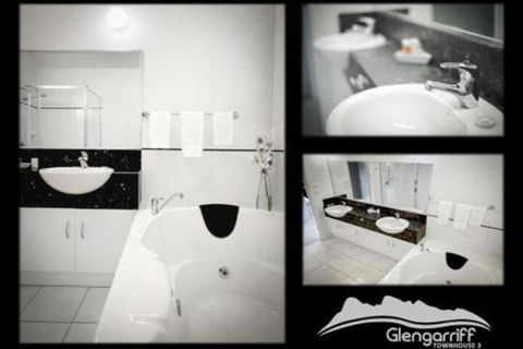 Glengarriff Townhouse 3 - Accommodation Cooktown 2