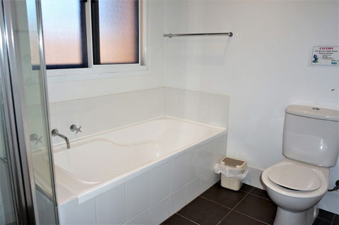 Osprey Holiday Village Unit 103 / 1 Bedroom - Accommodation Cooktown 4