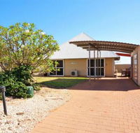 Osprey Holiday Village Unit 104 Luxurious 3 Bedroom Holiday Villa with a Pool in the Complex - Accommodation Cooktown