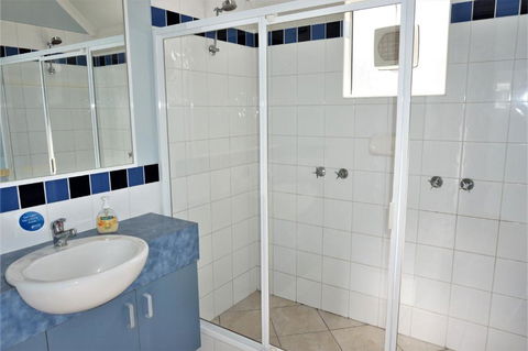 Osprey Holiday Village Unit 114 Gorgeous 3 Bedroom Holiday Villa With A Pool In The Complex - Accommodation Cooktown 6