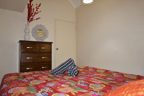 Osprey Holiday Village Unit 101 / 2 Bedroom - Accommodation Cooktown 7