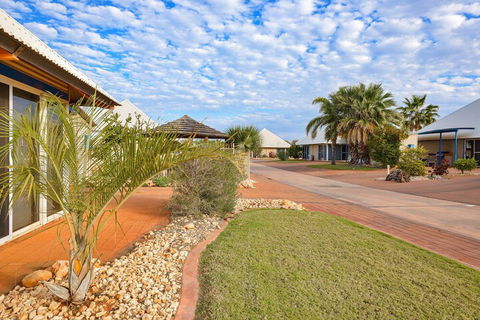 Osprey Holiday Village Unit 101 / 2 Bedroom - Accommodation Cooktown 2