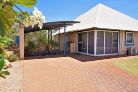 Osprey Holiday Village Unit 101 / 2 Bedroom - Accommodation Cooktown 0
