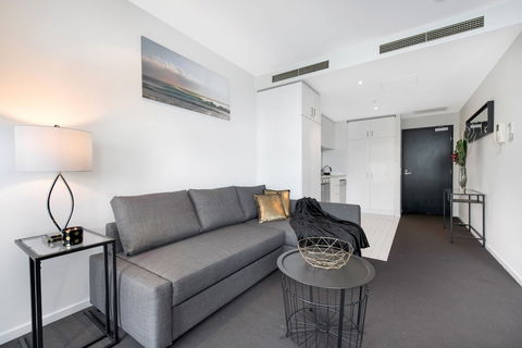 FARINA, 1BDR Docklands Apartment - Accommodation Cooktown 2
