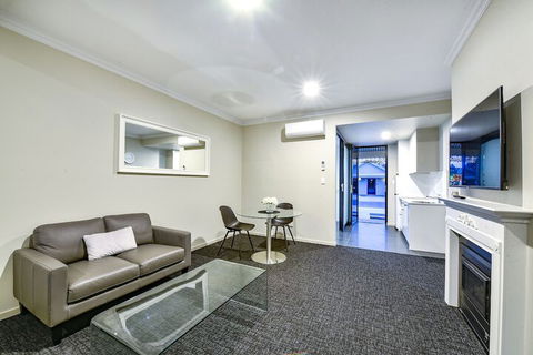 Aloha Central Premium Studios - Accommodation Cooktown 4
