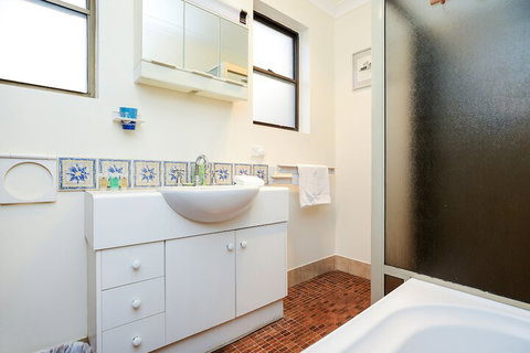 Kestrel Lodge - Accommodation Cooktown 7