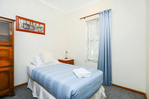 Kestrel Lodge - Accommodation Cooktown 4