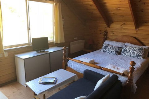 Alpine Stag Lodge Unit 2 - Accommodation Cooktown 2
