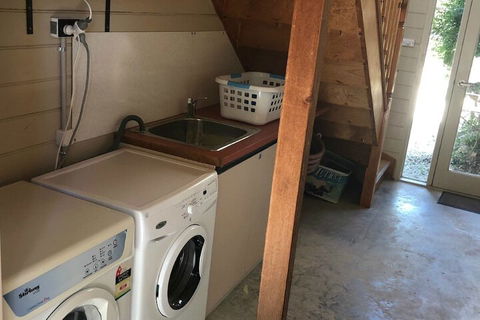 Alpine Stag Lodge Unit 2 - Accommodation Cooktown 3