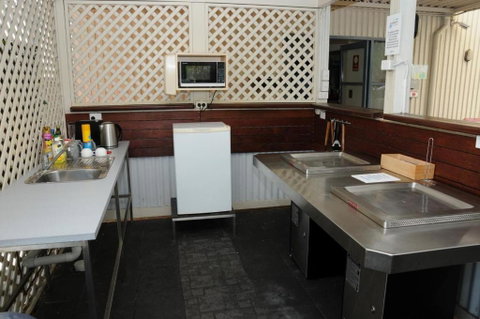 Absolute Beachfront With Million Dollar Views - Accommodation Cooktown 6