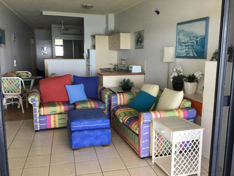 Absolute Beachfront With Million Dollar Views - Accommodation Cooktown 3