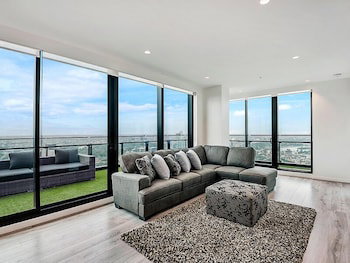 MJ Shortstay Apartments - Platinum Tower - Accommodation Cooktown 1