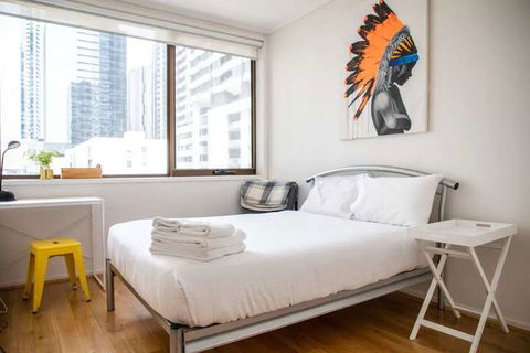 Cozy 3 Bedroom Apartment In The Heart Of Melbourne CBD - Accommodation Cooktown 2