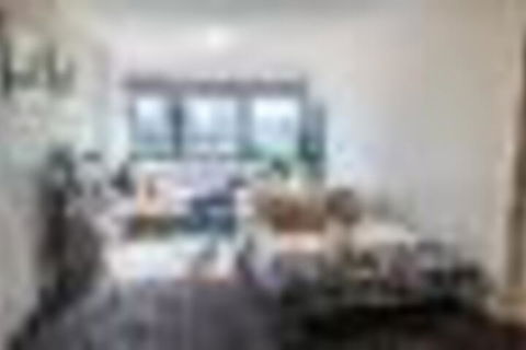 Ample Melbourne CBD Apt With Wifi Netflix & View - Accommodation Cooktown 6