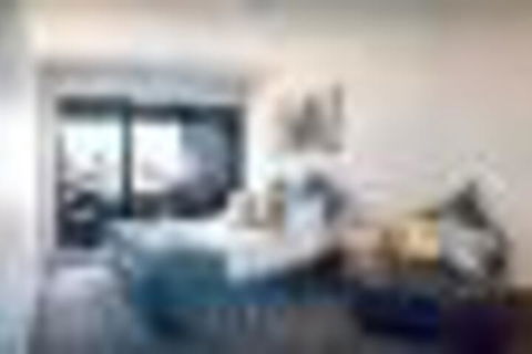 Ample Melbourne CBD Apt With Wifi Netflix & View - Accommodation Cooktown 4