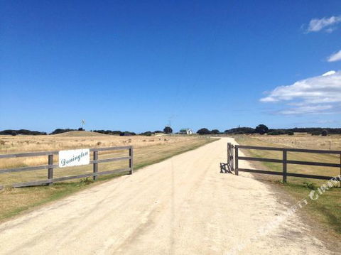 Donington - Accommodation Cooktown 6