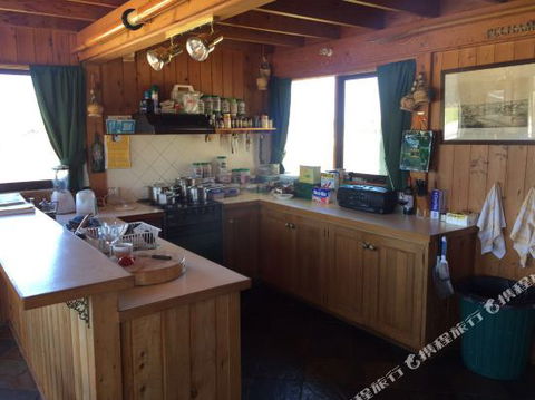 Donington - Accommodation Cooktown 4