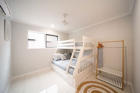 Airlie On Main Street Airlie Beach - Accommodation Cooktown 2