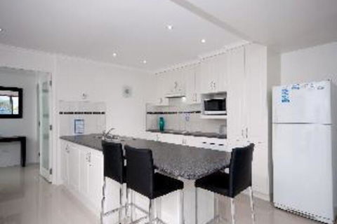 3 Bedroom Apartment Le Vogue Unit 11 - Accommodation Cooktown 4