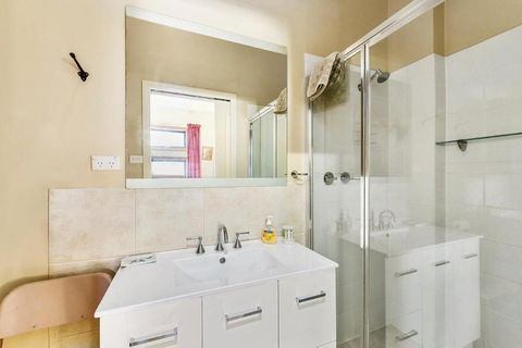 Evergreen - Accommodation Cooktown 5